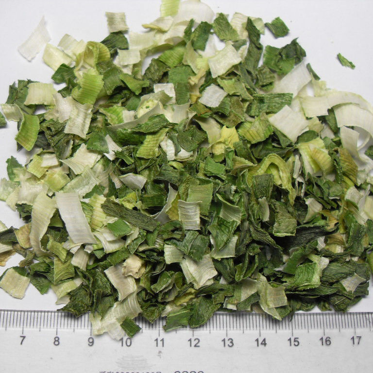 Sayuran Dehidrasi Bulk Natural Chive Rolls dalam 8x8mm 5x5mm 3x3mm Ukuran Tidak Ada Aditif Pemasok