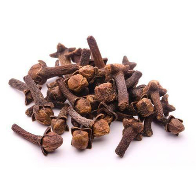 Rempah-rempah Coklat Alam Dan Cengkeh Kering Untuk Memasak