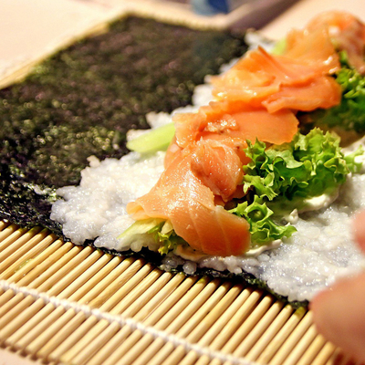 Rumput laut panggang hijau gelap Nori Ketersediaan Bahan-bahan Sushi Rolling
